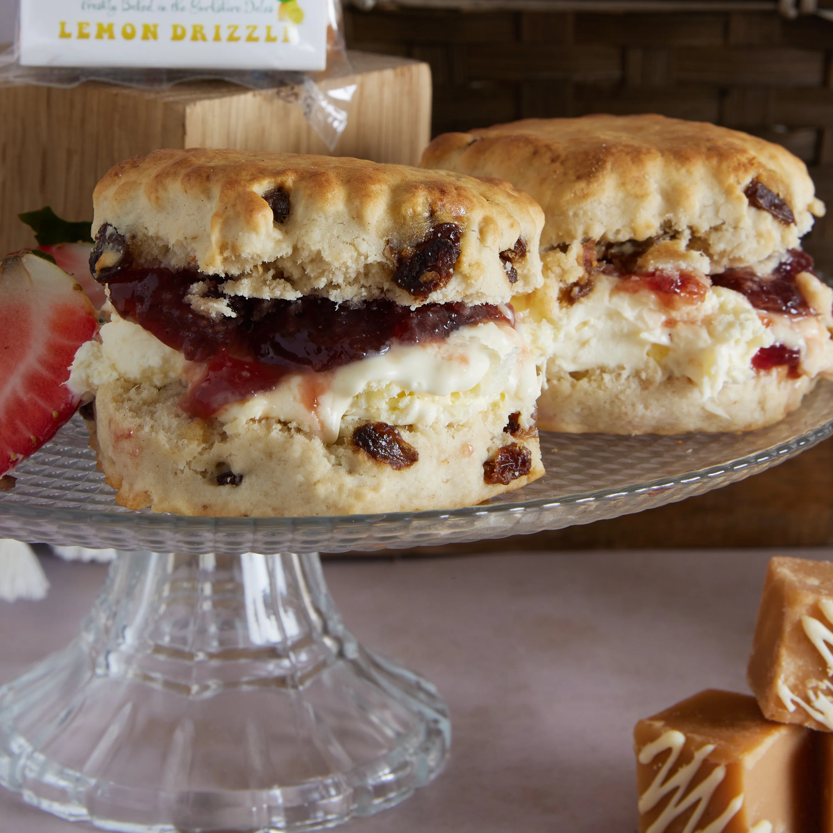 Luxury Afternoon Tea with Prosecco Hamper - Image 4