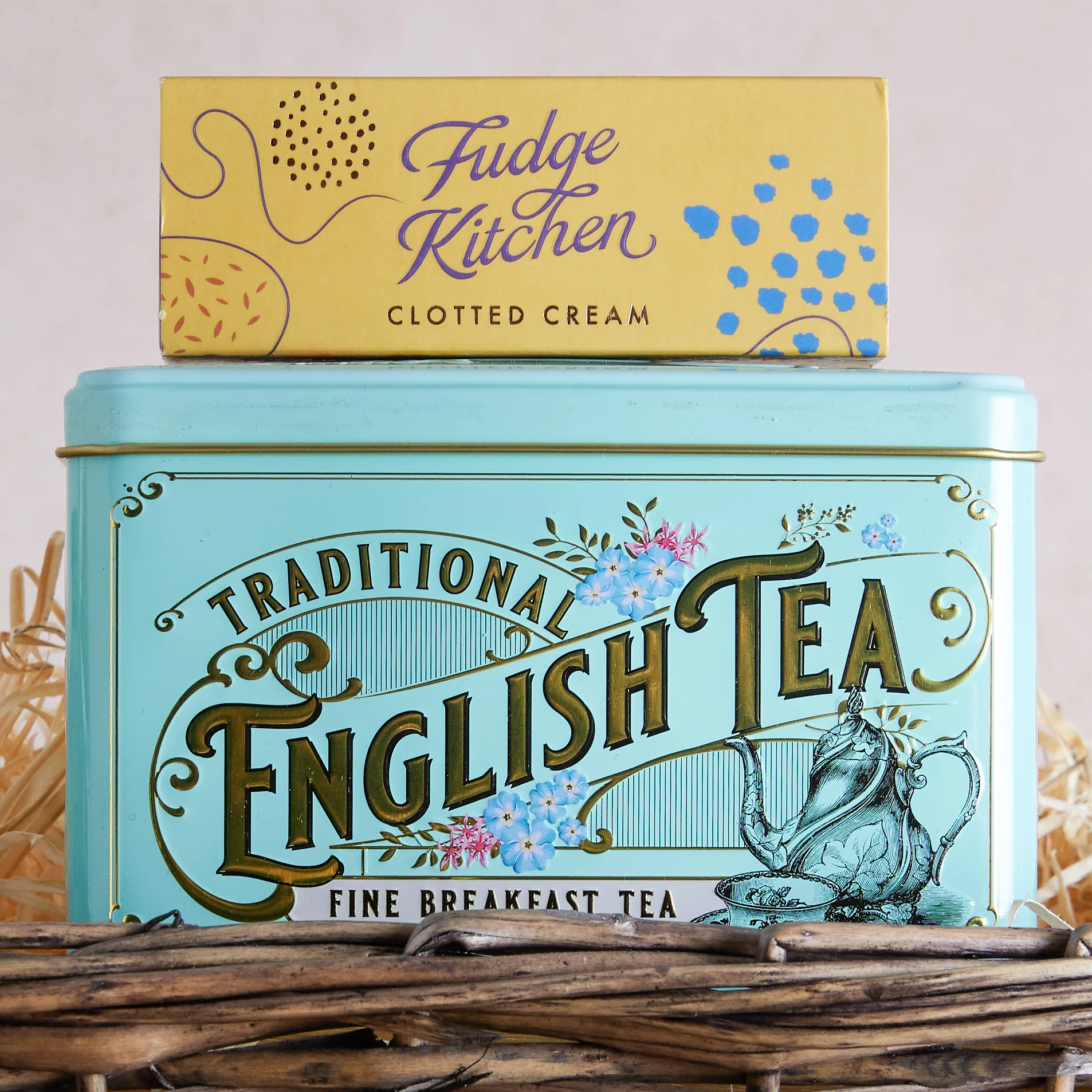 Luxury Afternoon Tea with Prosecco Hamper - Image 7