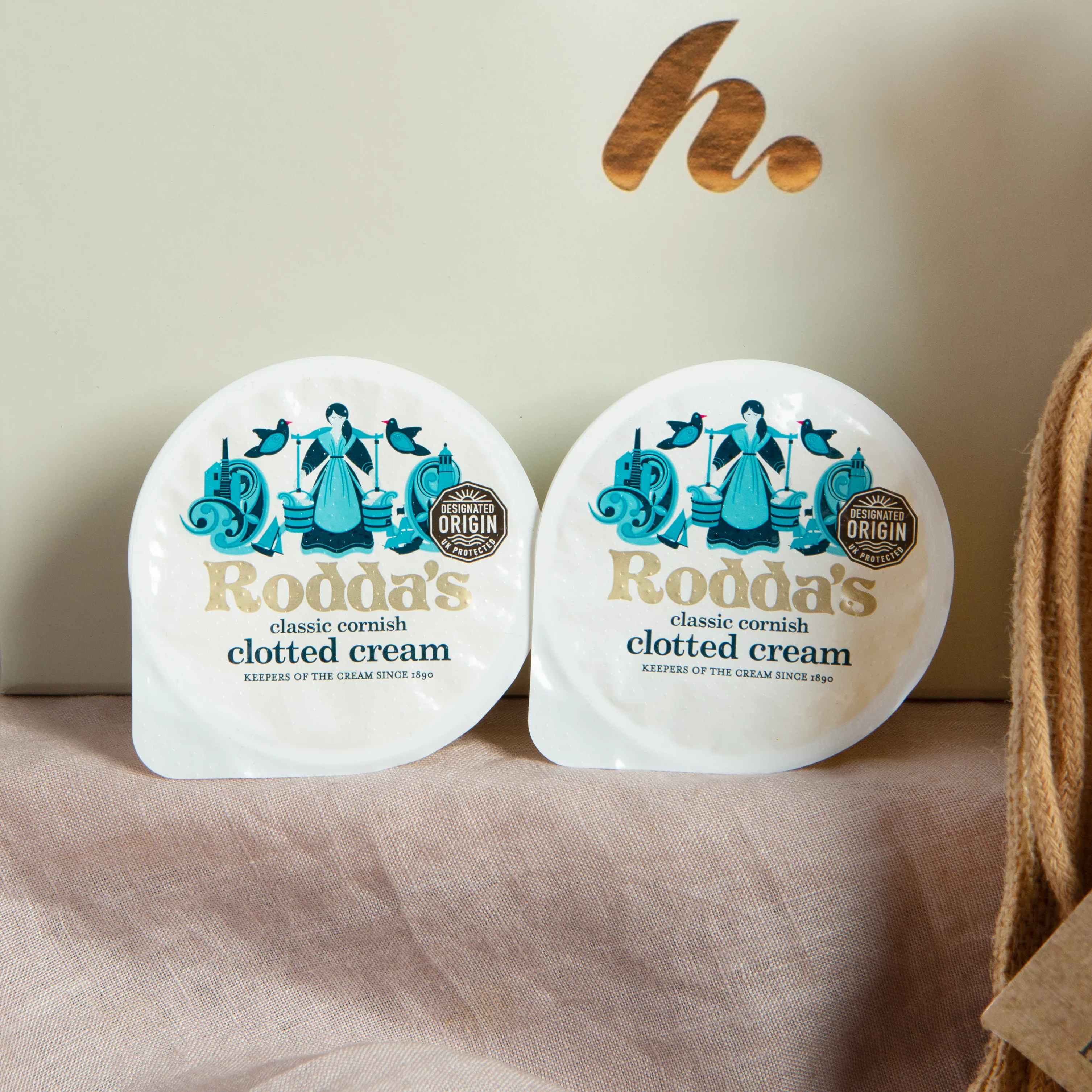 Cream Tea Hamper with Prosecco - Image 4