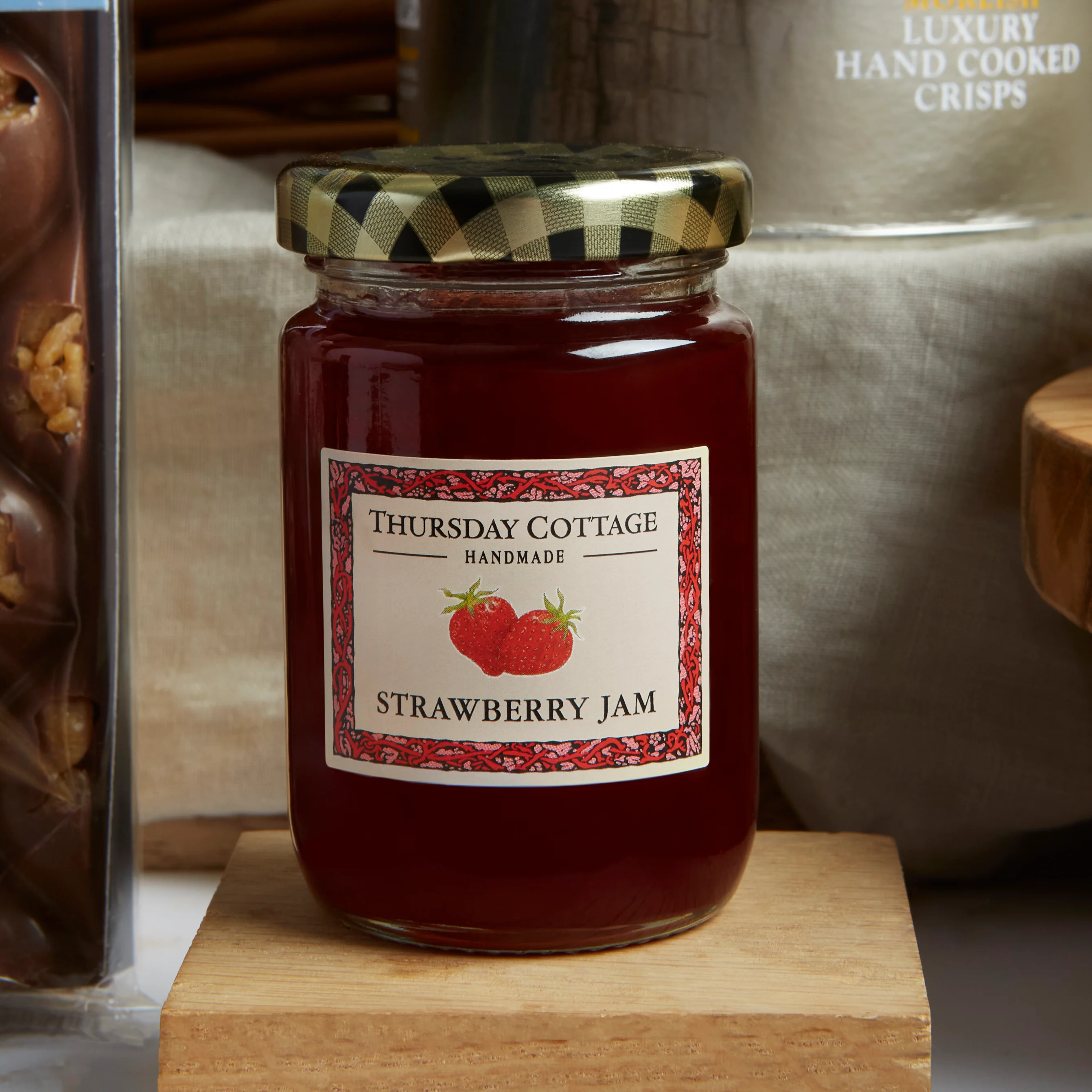 Classic Food and Drink Hamper - Image 10