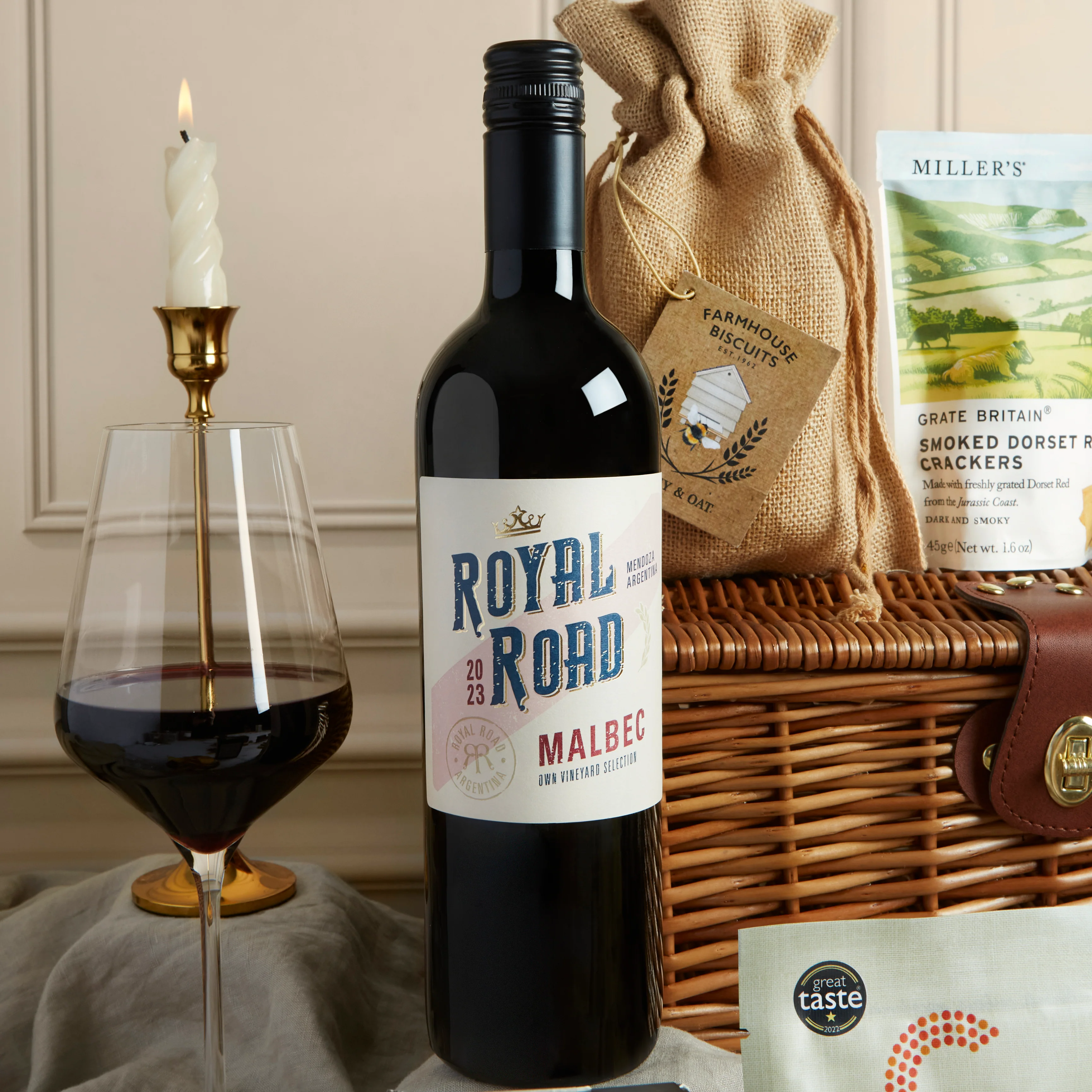 Classic Food and Drink Hamper - Image 3