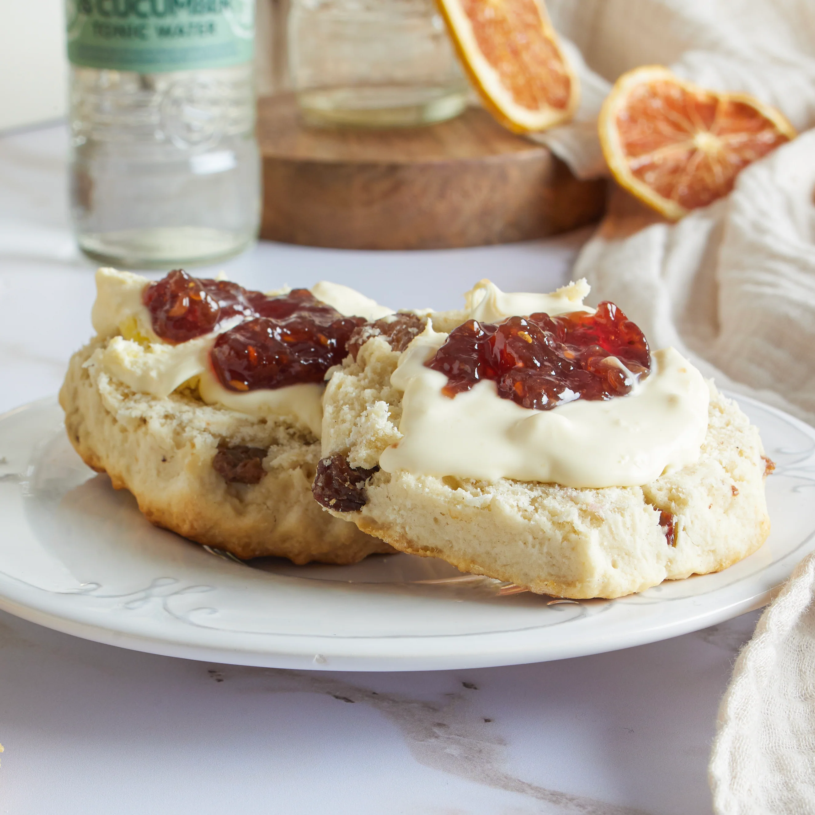 Gin Lover's Cream Tea Hamper - Image 5